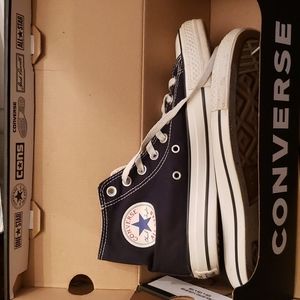 Converse black and white 🖤🤍